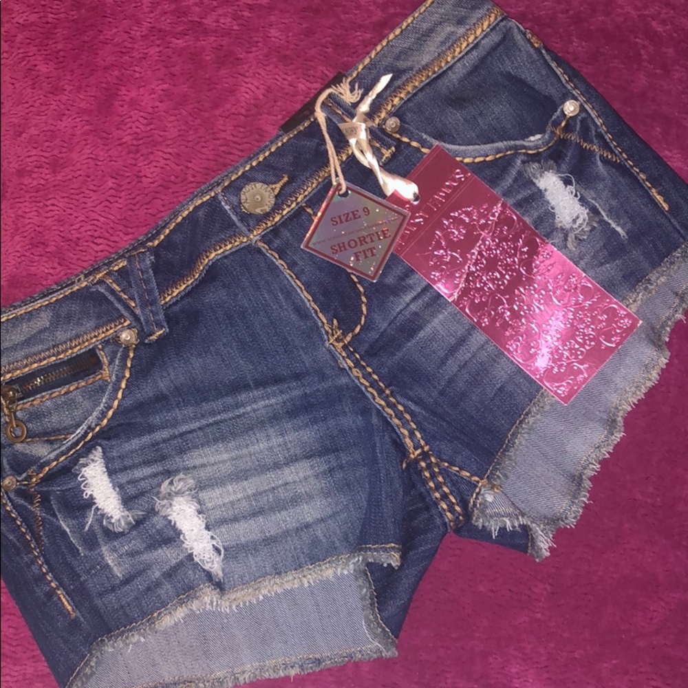 Almost Famous shorts